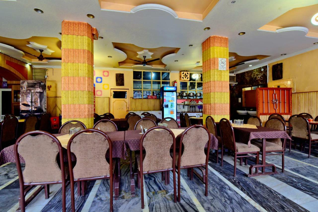Oyo 26909 Hotel Paras Mandi Exterior foto