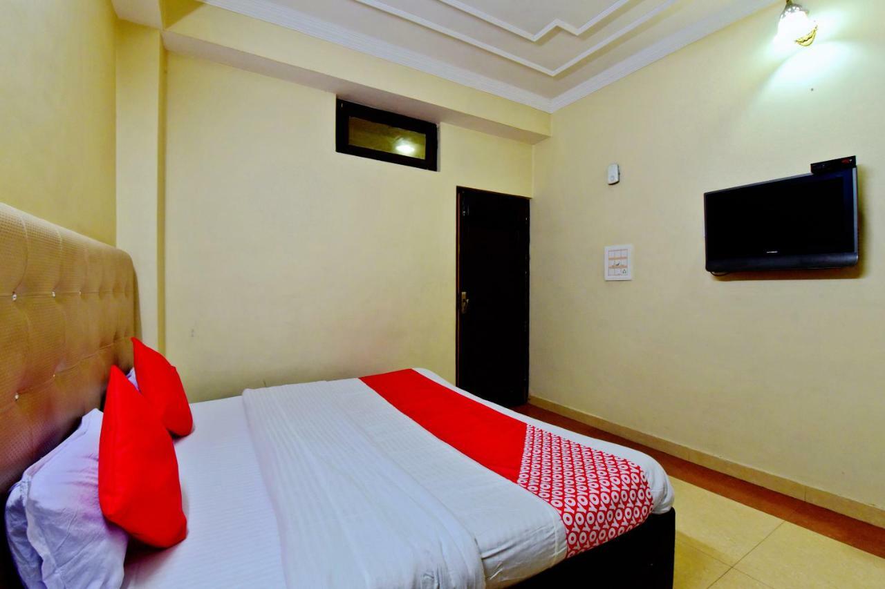 Oyo 26909 Hotel Paras Mandi Exterior foto