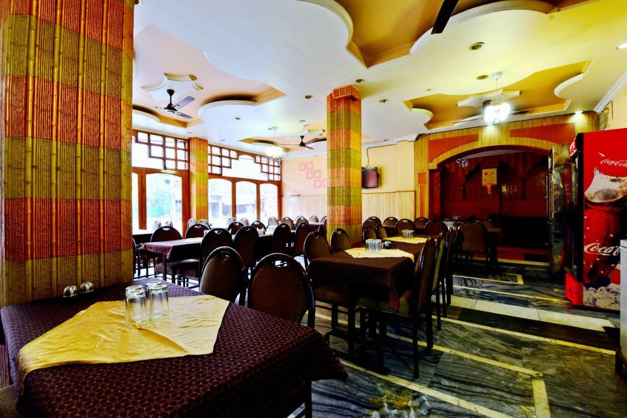 Oyo 26909 Hotel Paras Mandi Exterior foto