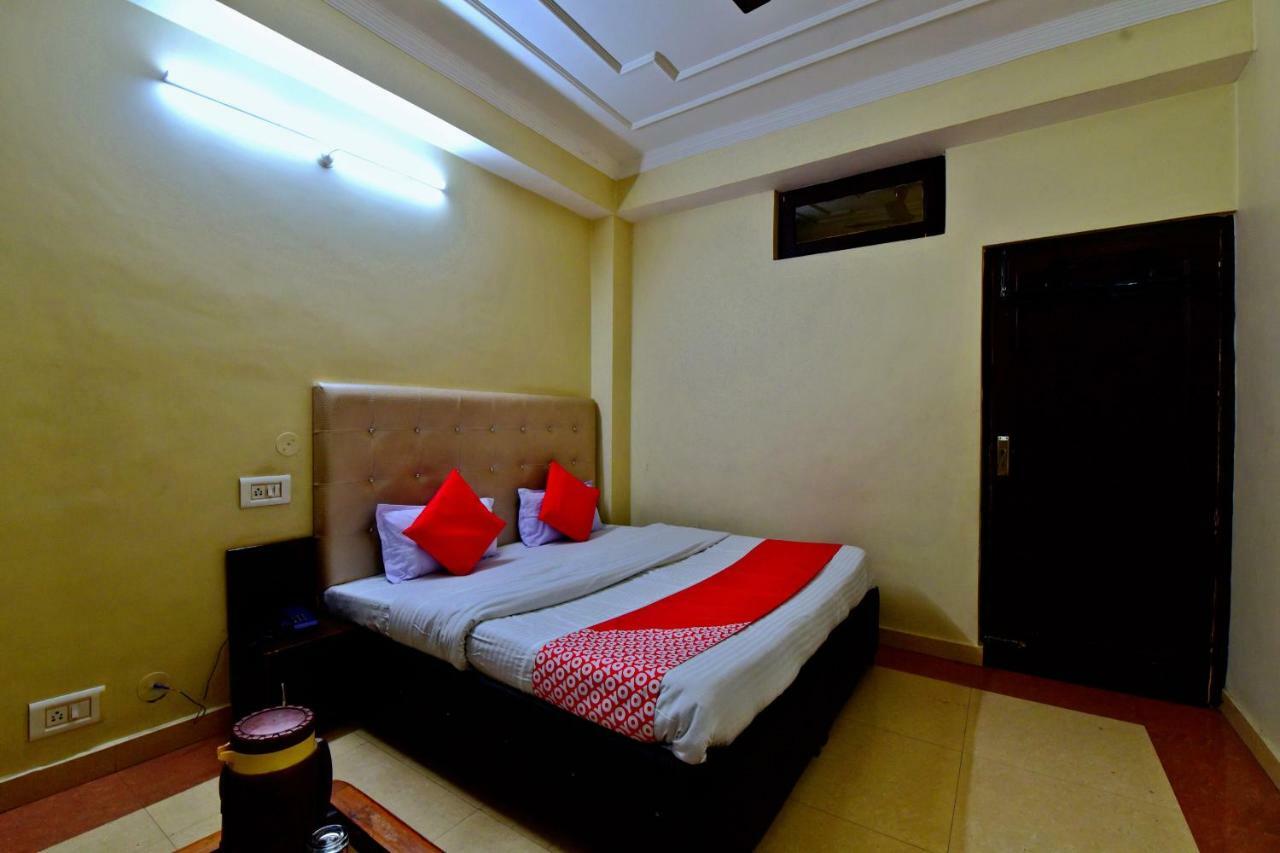 Oyo 26909 Hotel Paras Mandi Exterior foto