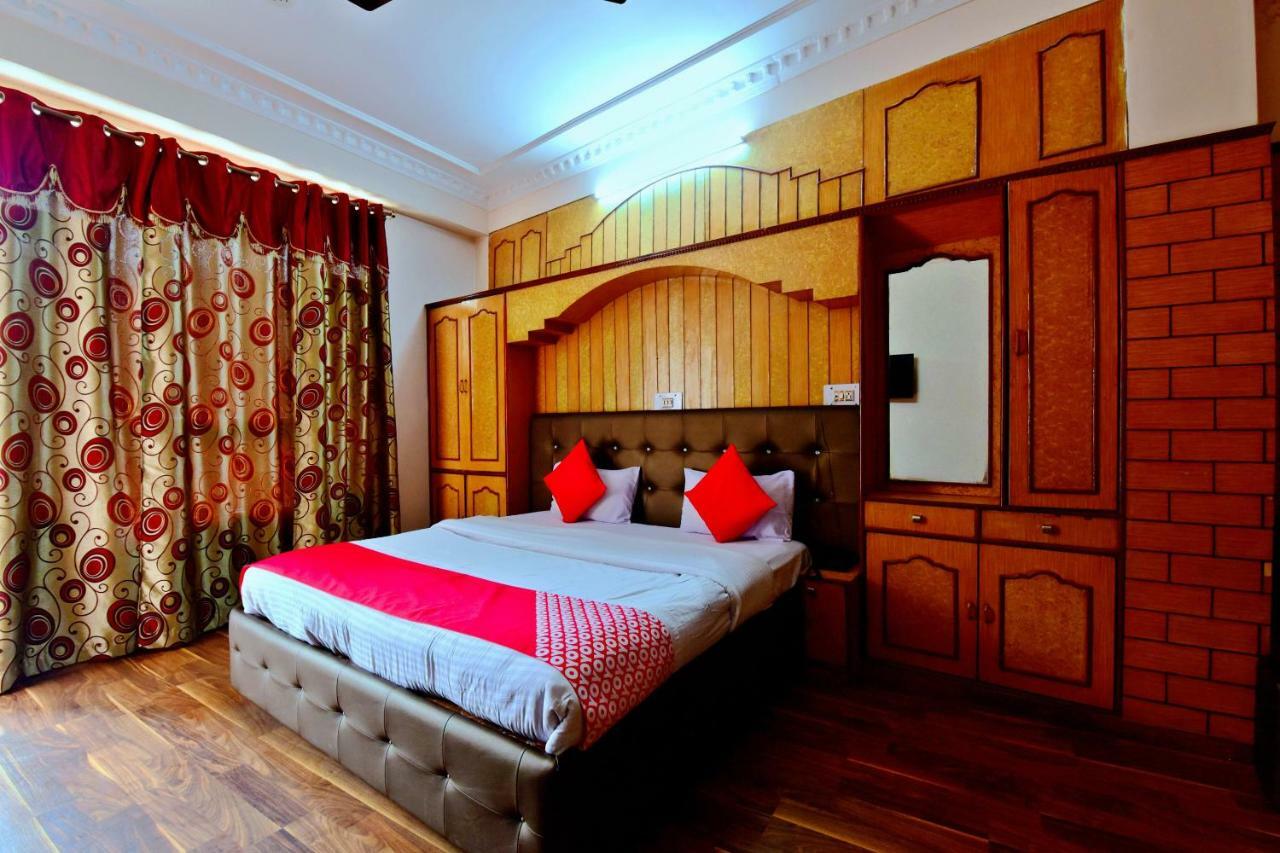Oyo 26909 Hotel Paras Mandi Exterior foto