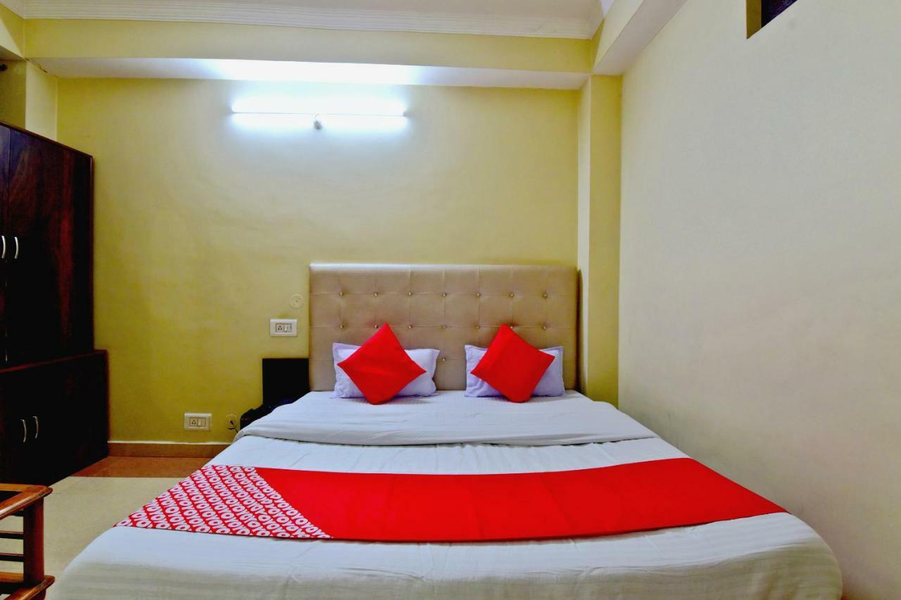 Oyo 26909 Hotel Paras Mandi Exterior foto
